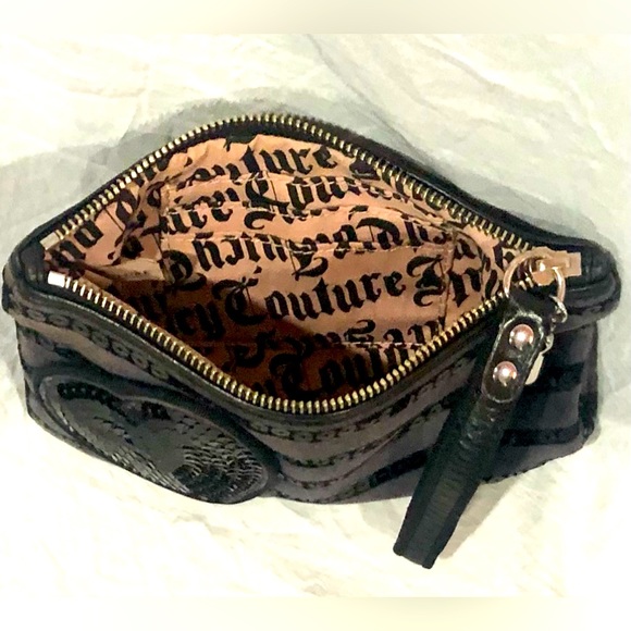 🦋JUICY COUTURE black sequined striped zippered wristlet/purse size 9x5 EUC - Picture 6 of 6